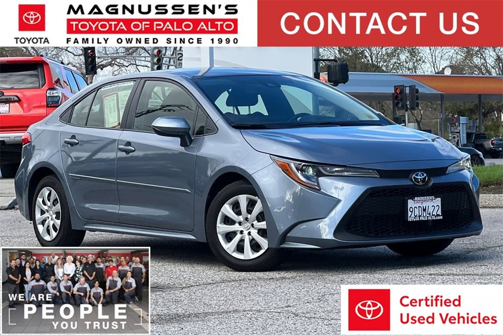 Certified 2022 Toyota Corolla LE image 1