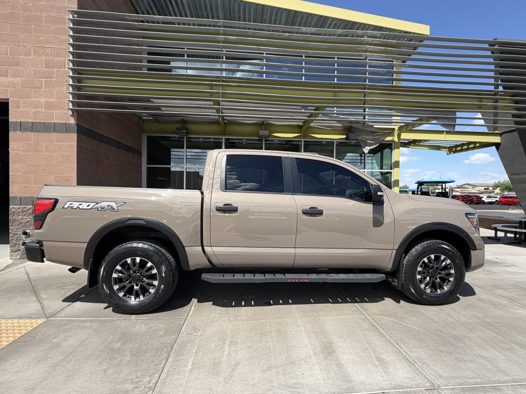 Used 2023 Nissan Titan PRO-4X w/ Pro-4x Convenience Package AWD/4WD image 9