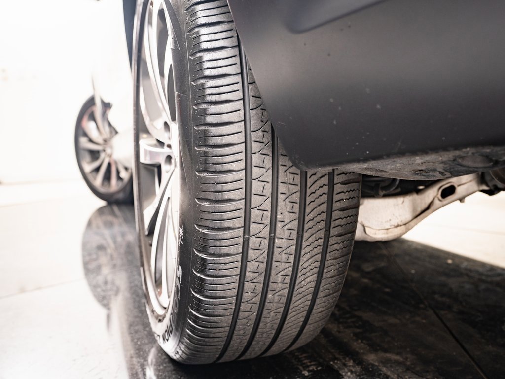 Used 2022 Land Rover Discovery Sport SE image 38