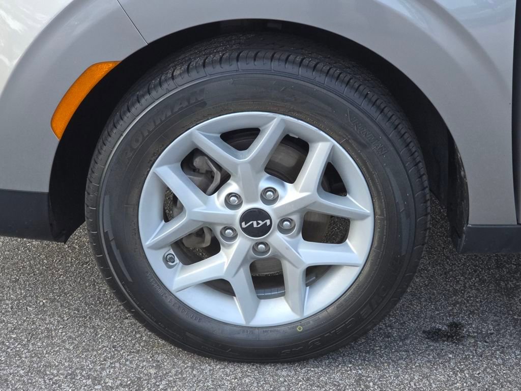 Used 2024 Kia Soul LX w/ Option Group 015 image 27