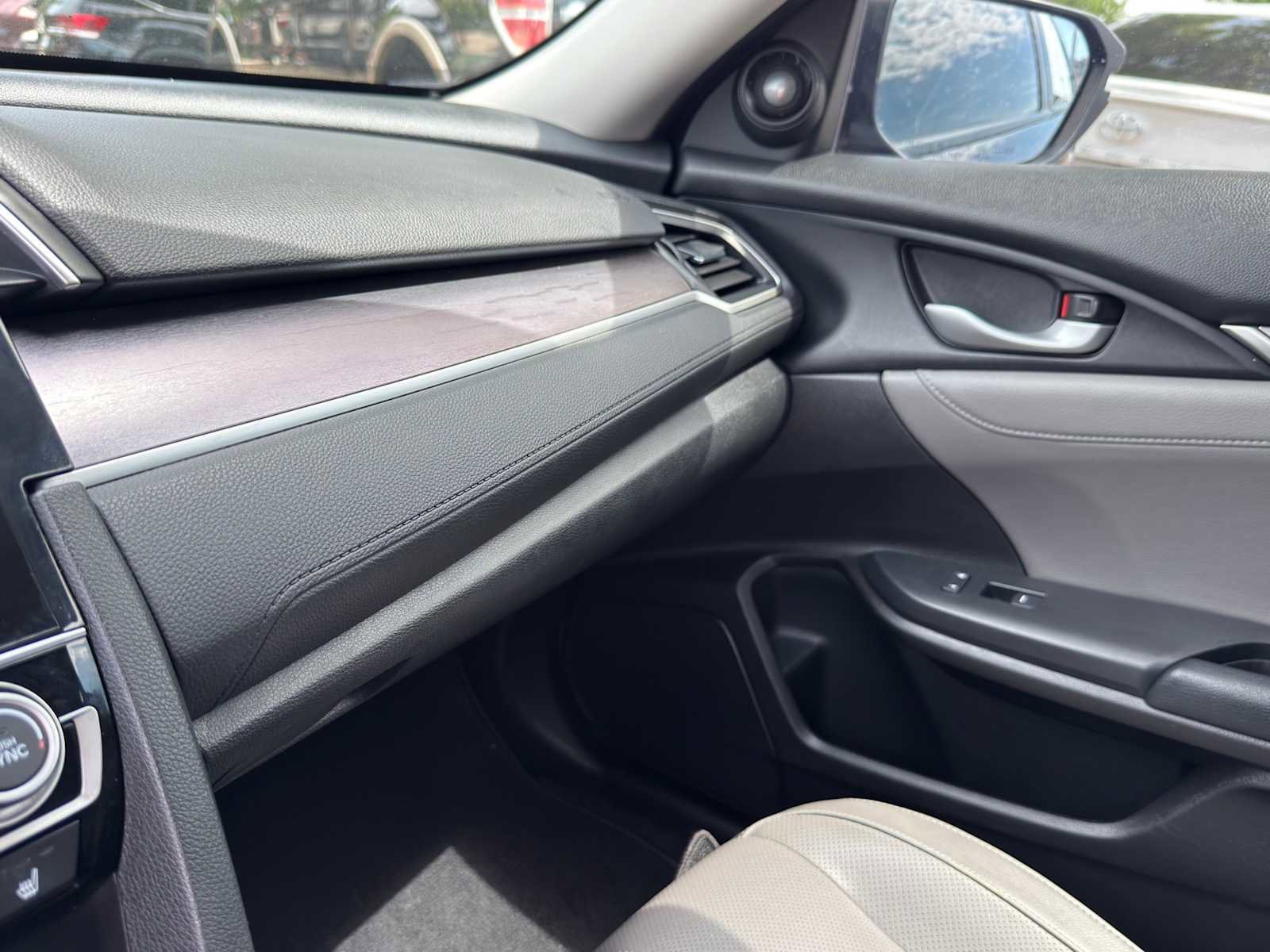 Used 2017 Honda Civic Touring image 17