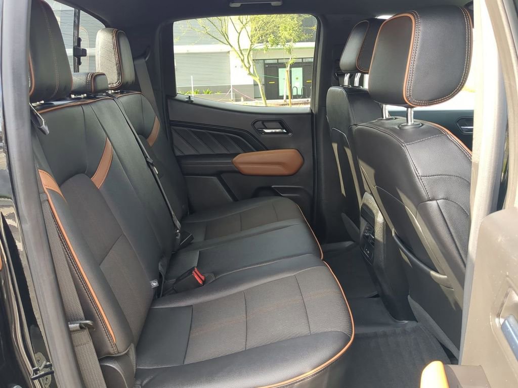 Used 2023 GMC Canyon AT4 w/ Canyon Safety Plus Package AWD/4WD image 29