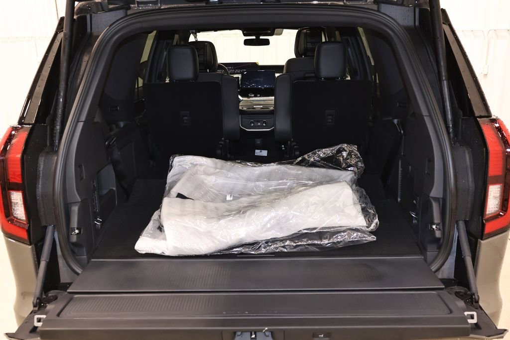 New 2026 Ford Expedition Platinum image 44