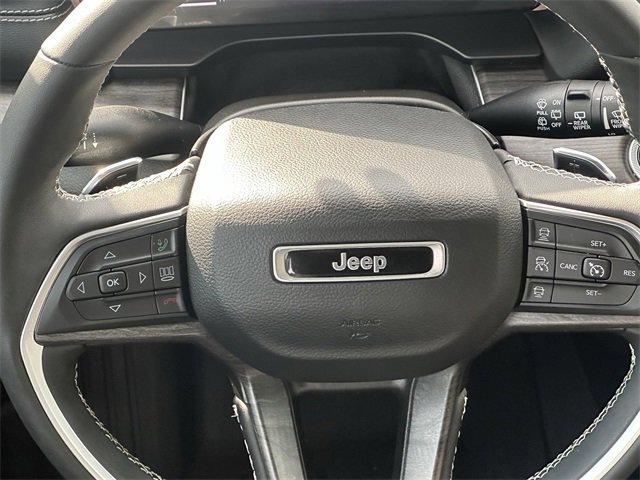 Used 2023 Jeep Grand Cherokee L Limited image 12