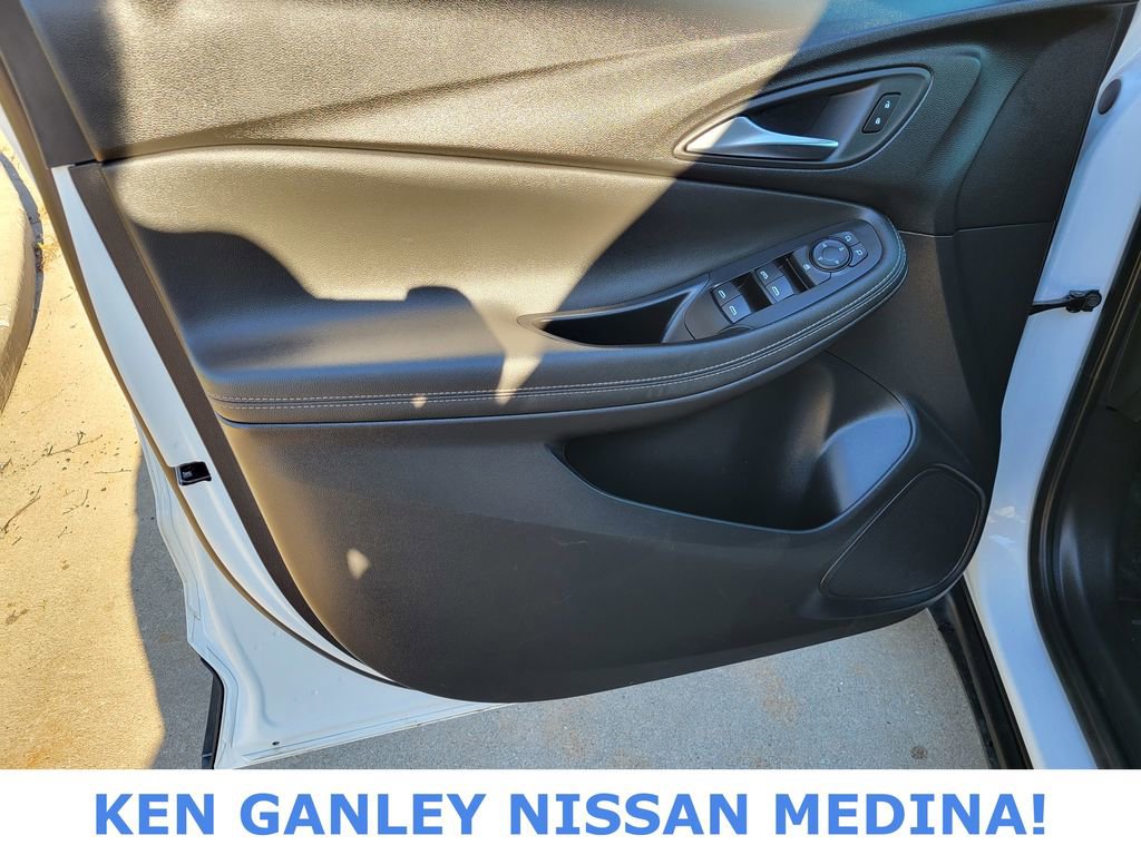 Used 2025 Buick Encore GX Preferred image 37