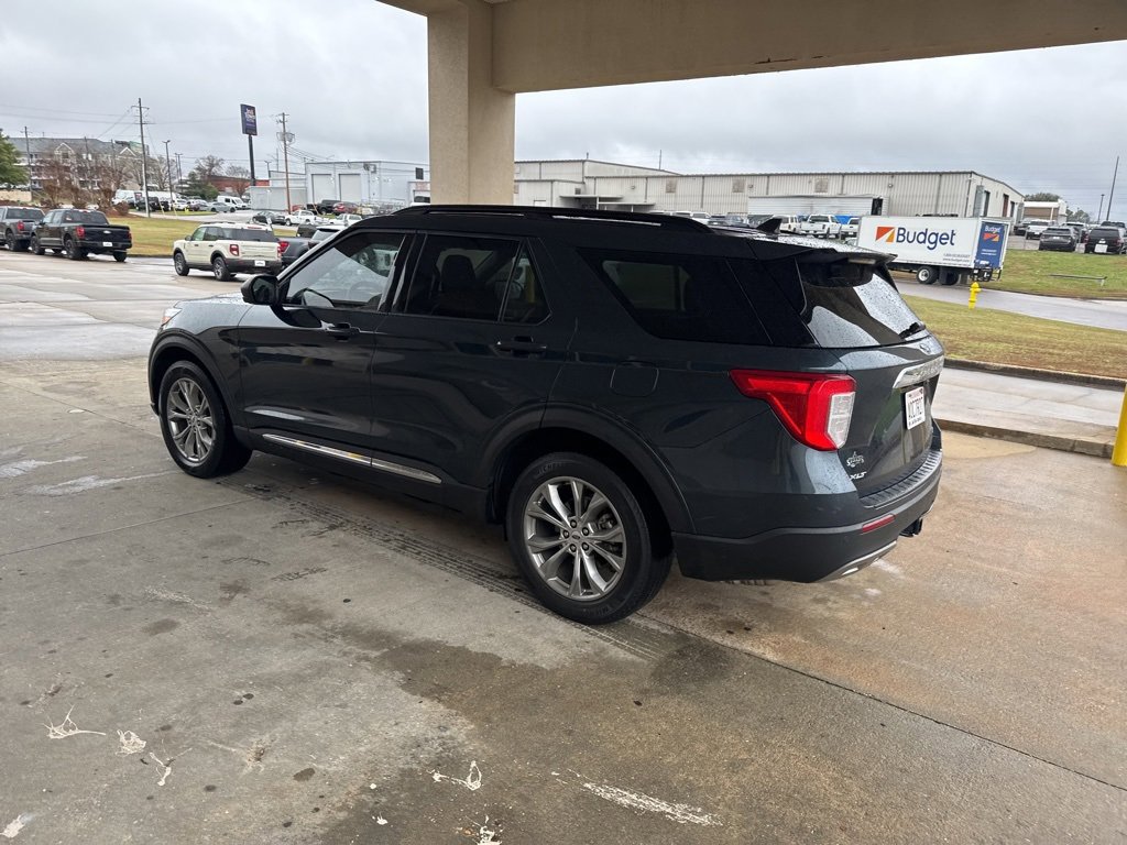Used 2022 Ford Explorer XLT w/ Equipment Group 202A image 10