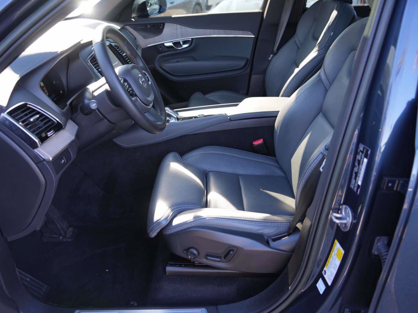 Used 2023 Volvo XC90 B6 Ultimate w/ Protection Package Premier AWD/4WD image 17