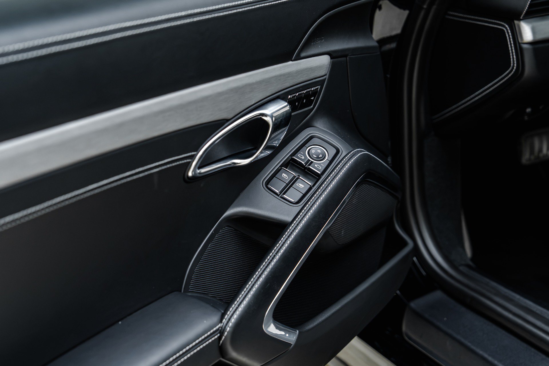 Used 2014 Porsche 911 Carrera S RWD image 31