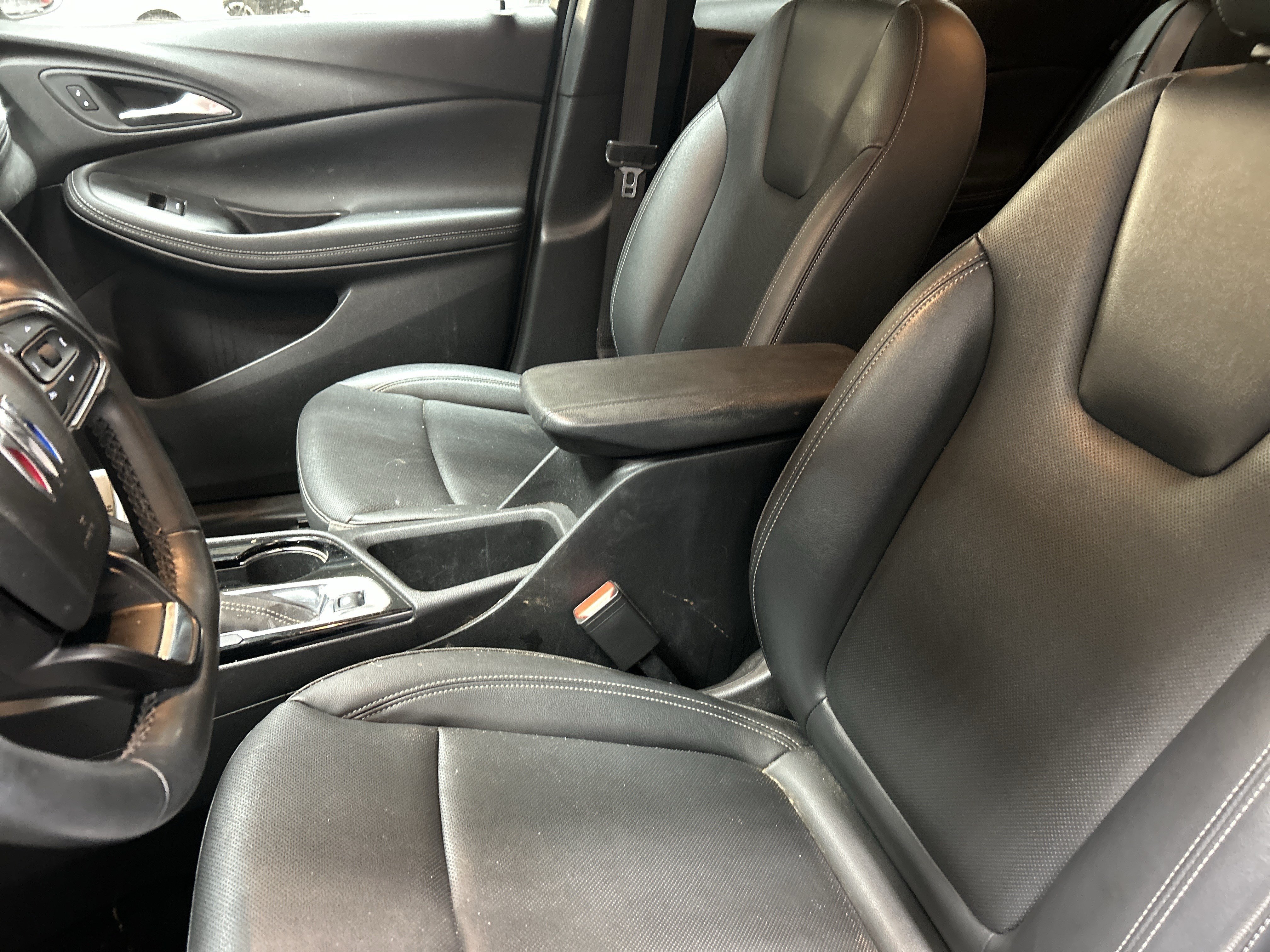 Used 2024 Buick Encore GX Sport Touring FWD image 6