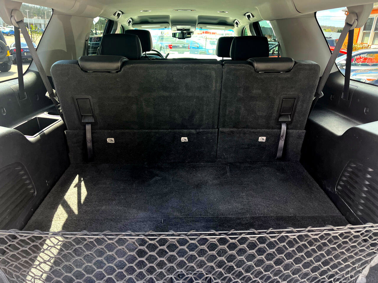 Used 2018 Chevrolet Suburban LT image 20