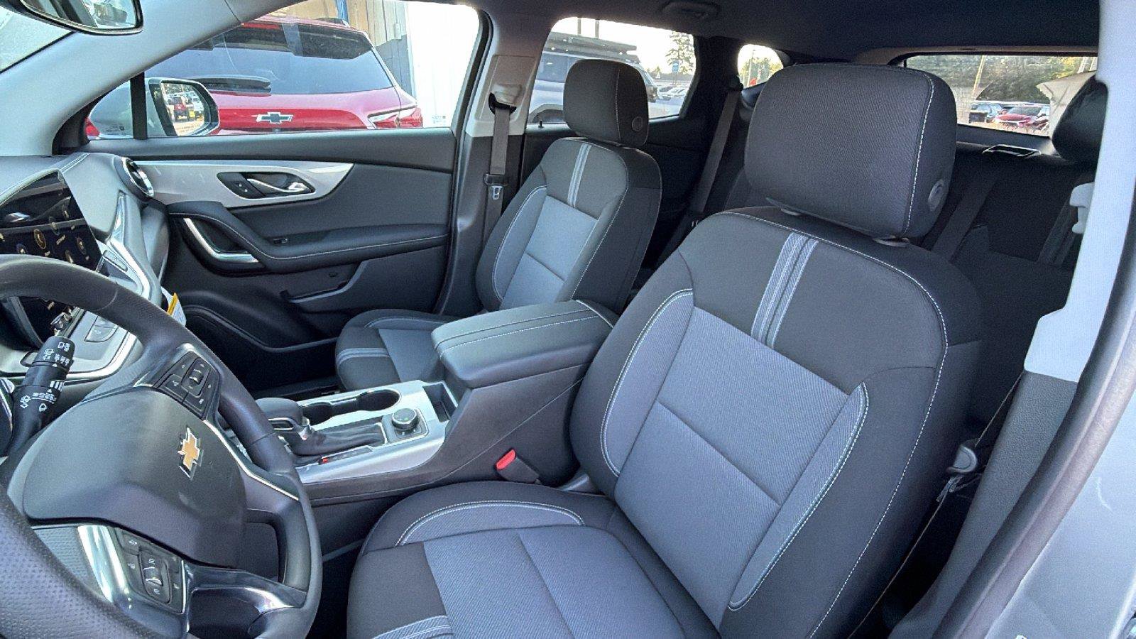 New 2026 Chevrolet Blazer LT w/ Convenience Package FWD image 4