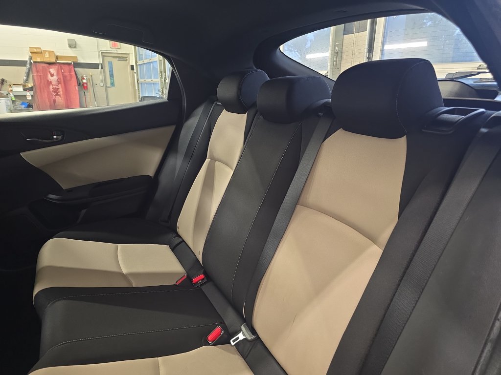 Used 2018 Honda Civic Sport image 14