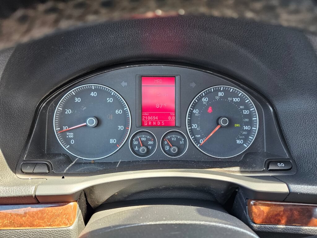 Used 2009 Volkswagen Eos Lux FWD image 16