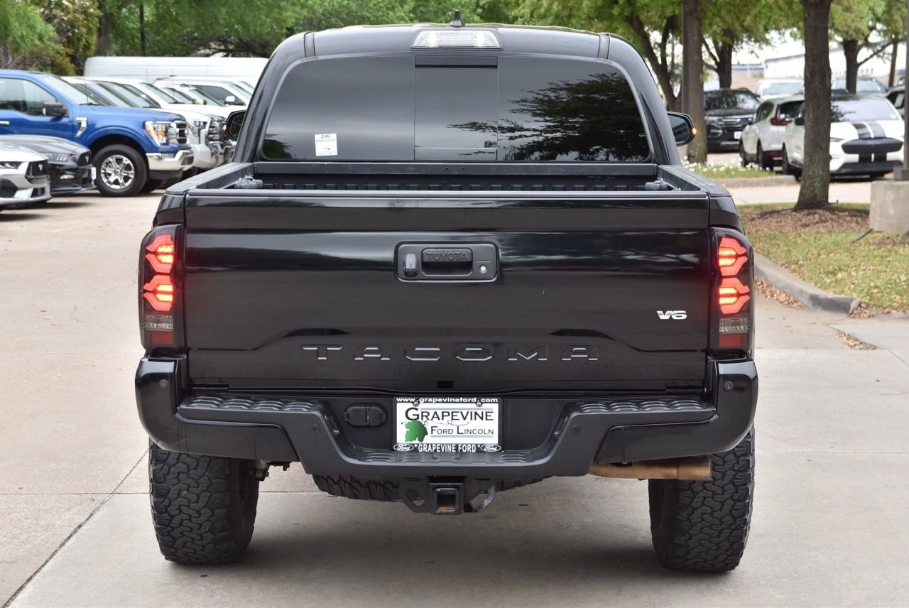 Used 2019 Toyota Tacoma TRD Sport w/ Technology Package image 9