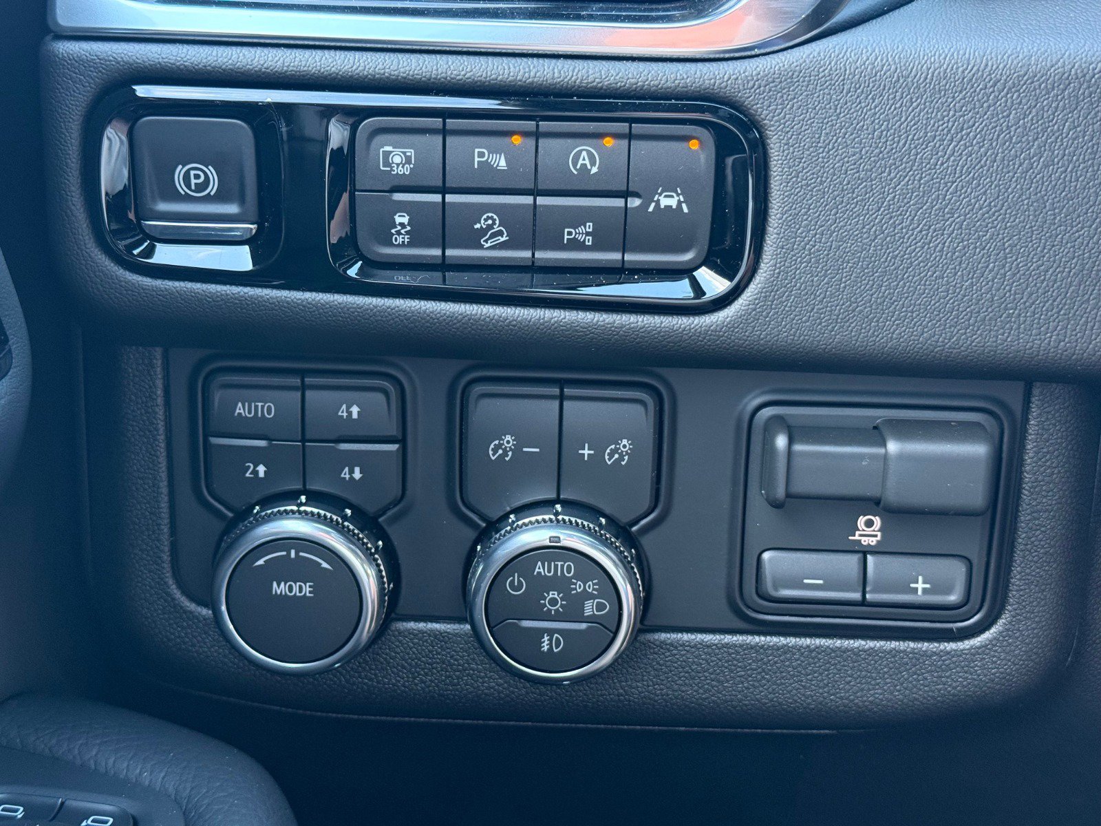 New 2026 GMC Yukon Denali w/ Advanced Technology Package image 22