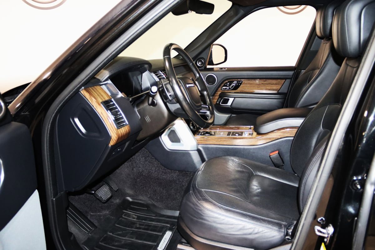 Used 2018 Land Rover Range Rover Supercharged AWD/4WD image 32