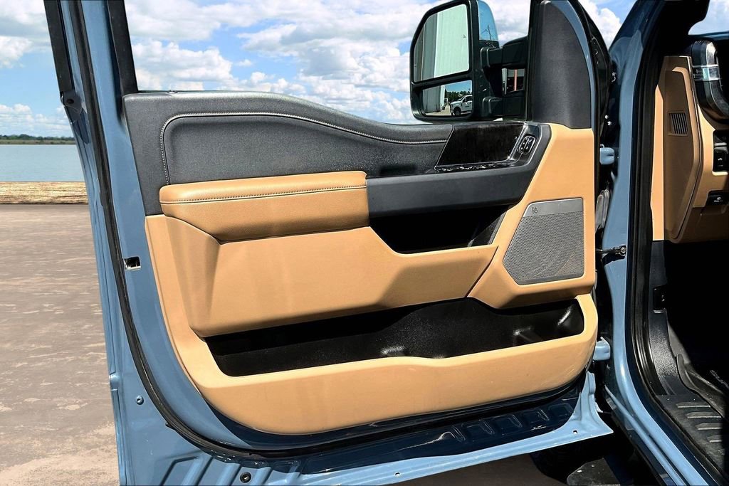 Used 2023 Ford F250 Lariat w/ Chrome Package image 23