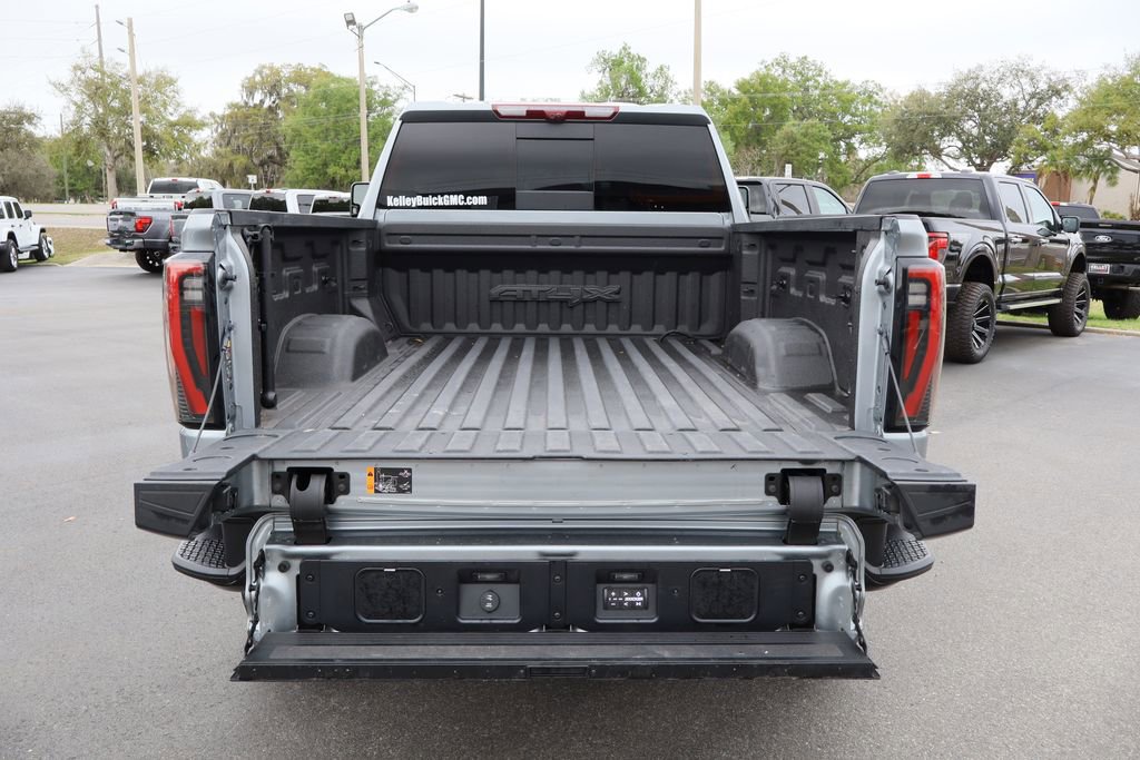 Used 2024 GMC Sierra 2500 AT4X image 28