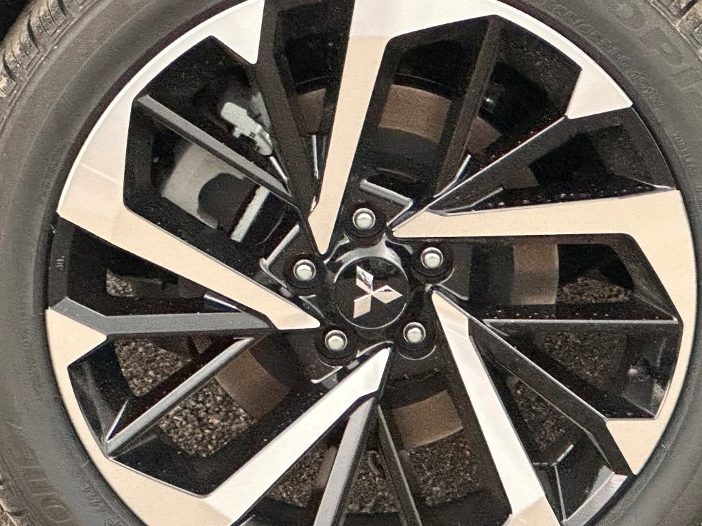New 2025 Mitsubishi Outlander SE image 4