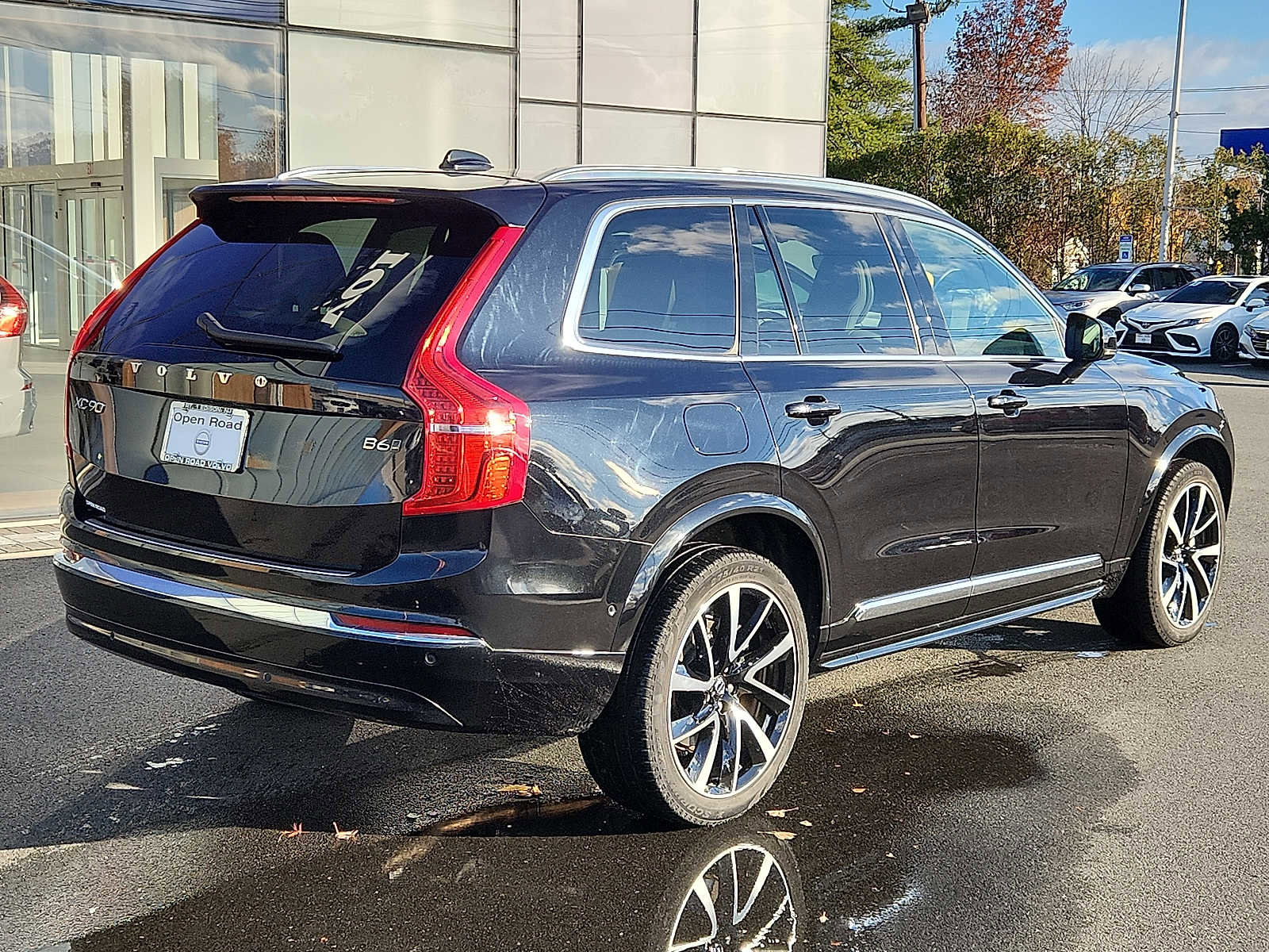 Certified 2023 Volvo XC90 B6 Plus w/ Protection Package Premier image 6