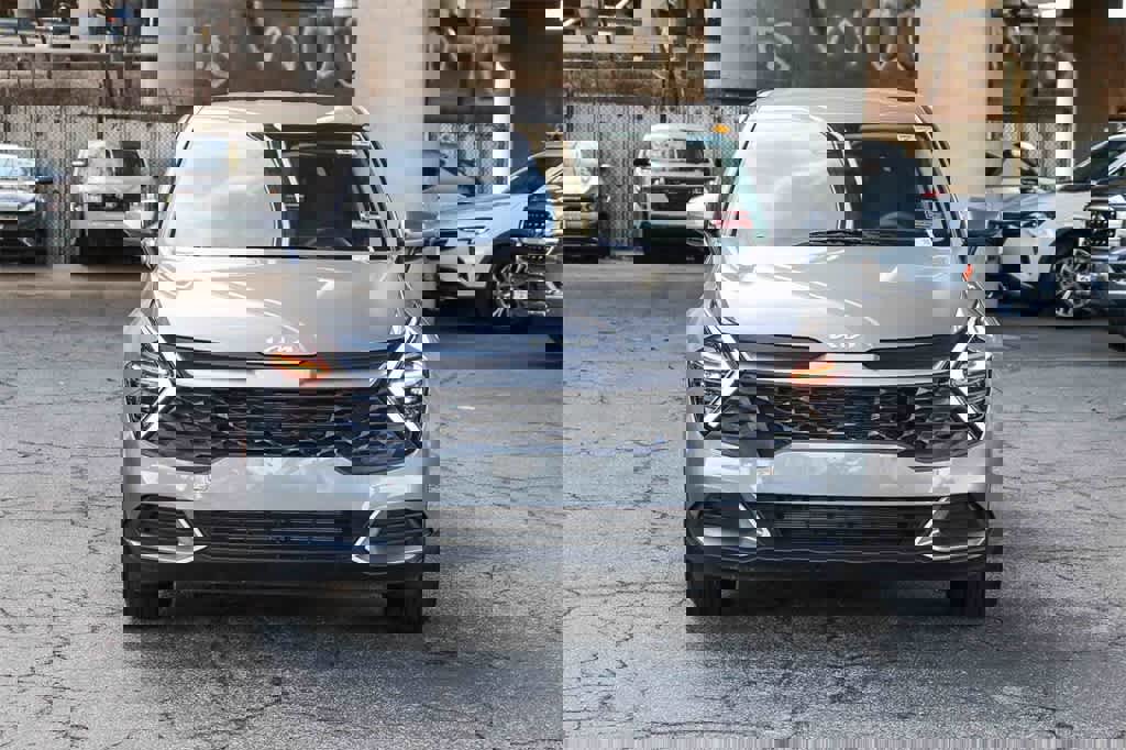 Used 2024 Kia Sportage LX image 2