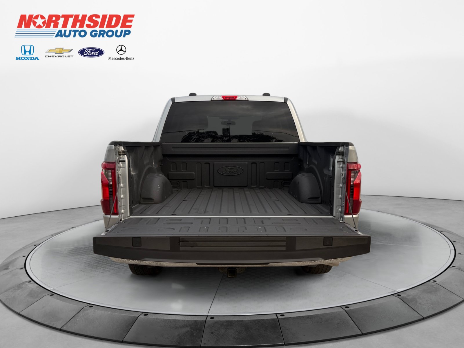 Used 2024 Ford F150 XLT w/ Mobile Office Package RWD image 19