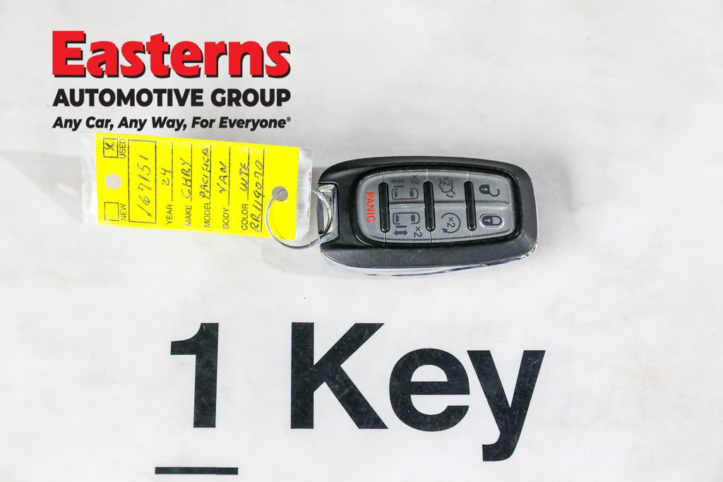 Used 2024 Chrysler Pacifica Touring-L image 35