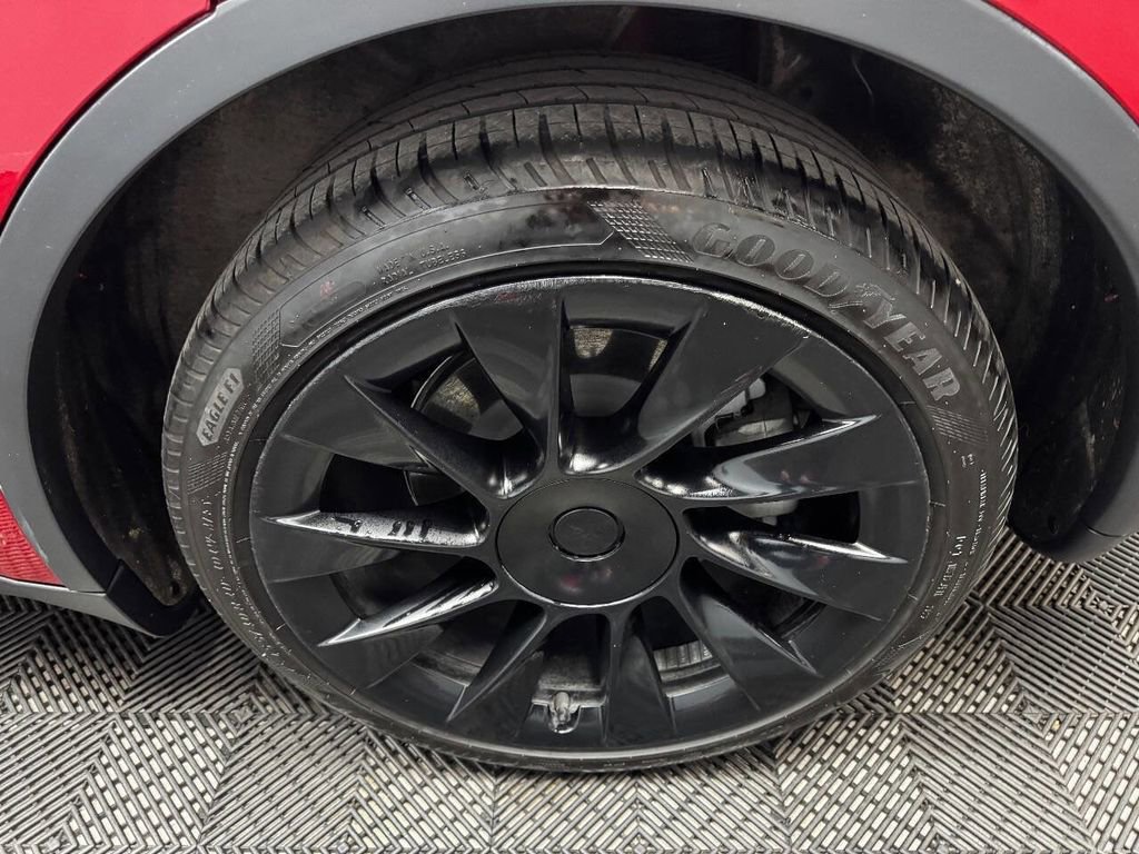 Used 2021 Tesla Model Y Long Range image 20