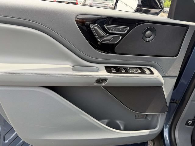 Used 2020 Lincoln Aviator Reserve w/ Equipment Group 201A RWD image 19
