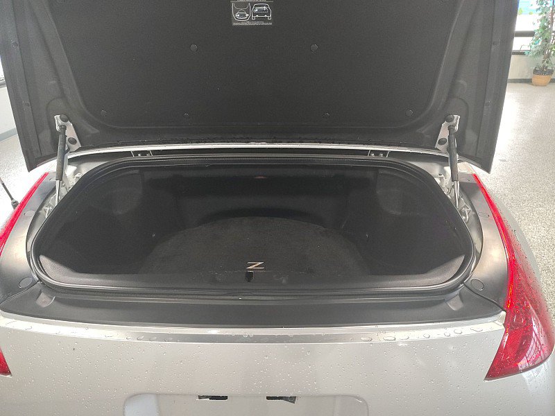 Used 2007 Nissan 350Z Touring RWD image 14