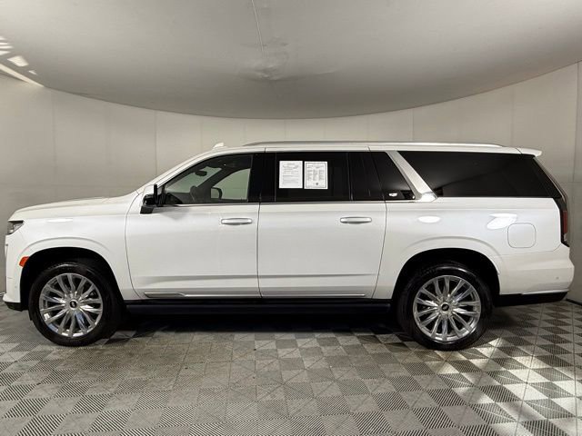 Used 2024 Cadillac Escalade ESV Premium Luxury w/ Performance Package image 3