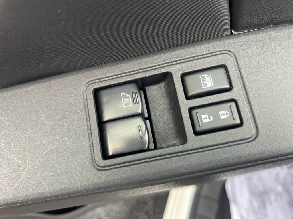 Used 2023 Nissan Frontier S w/ Technology Package RWD image 15