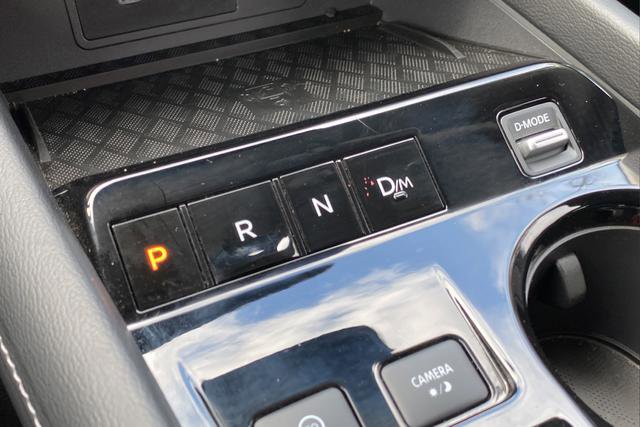 Used 2025 Nissan Murano SV AWD/4WD image 19