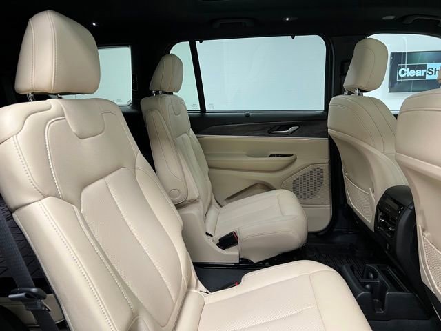 Used 2025 Jeep Grand Cherokee L Limited w/ Luxury Tech Group II AWD/4WD image 49