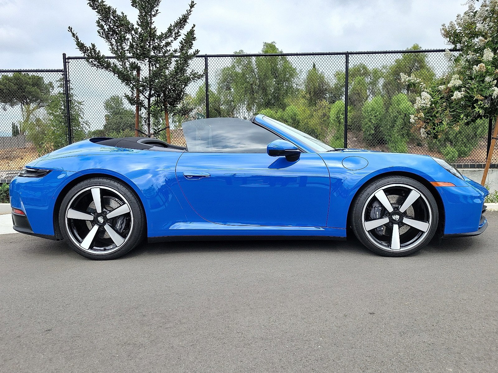 Certified 2025 Porsche 911 Carrera image 8