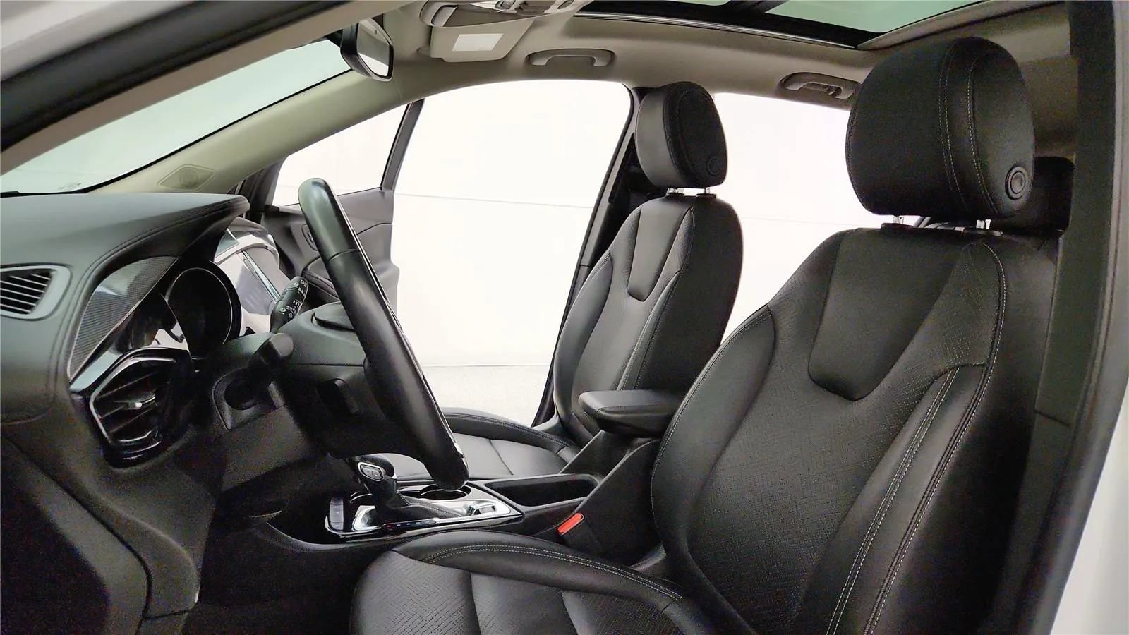 Used 2023 Buick Encore GX Essence w/ Experience Buick Package FWD image 27