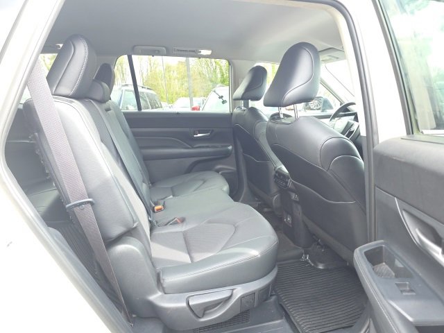Used 2024 Toyota Grand Highlander Limited image 24