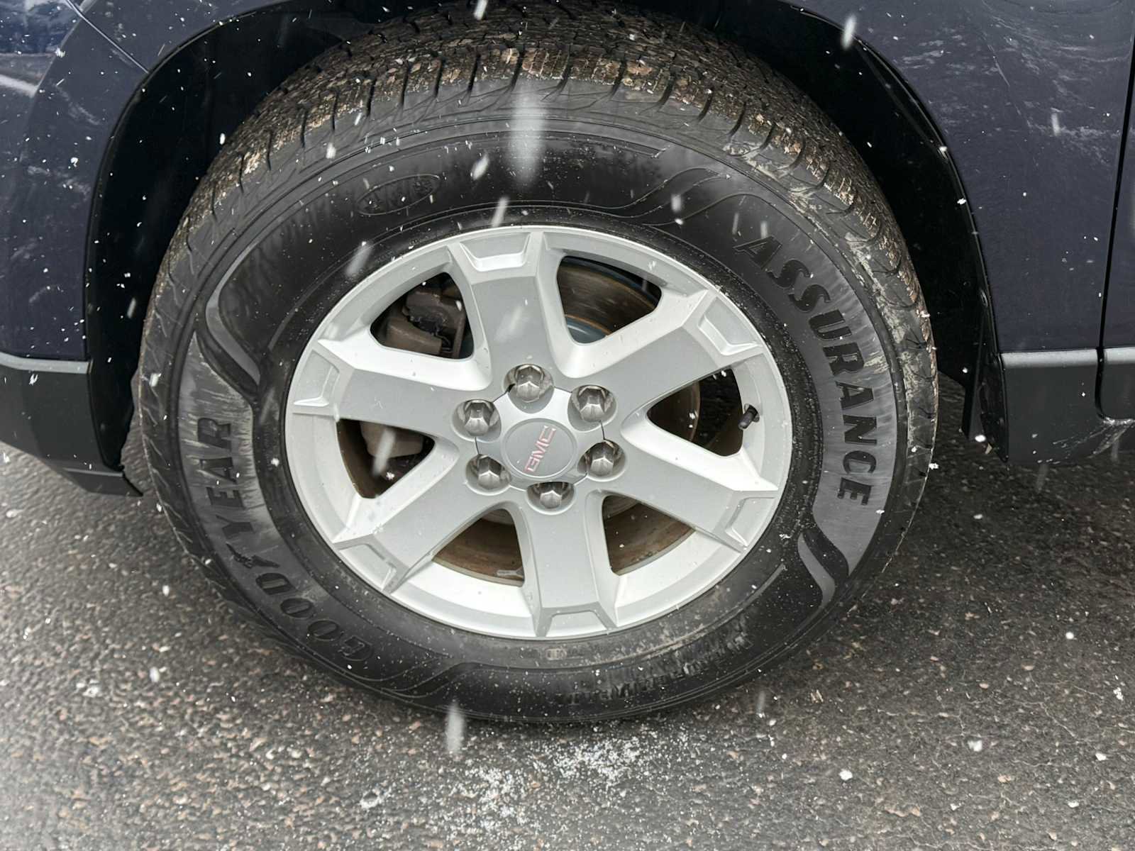 Used 2015 GMC Acadia SLE image 10