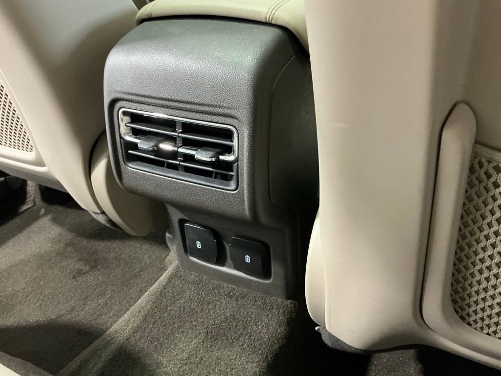 Used 2023 Lincoln Corsair Reserve w/ Equipment Group 201A FWD image 17