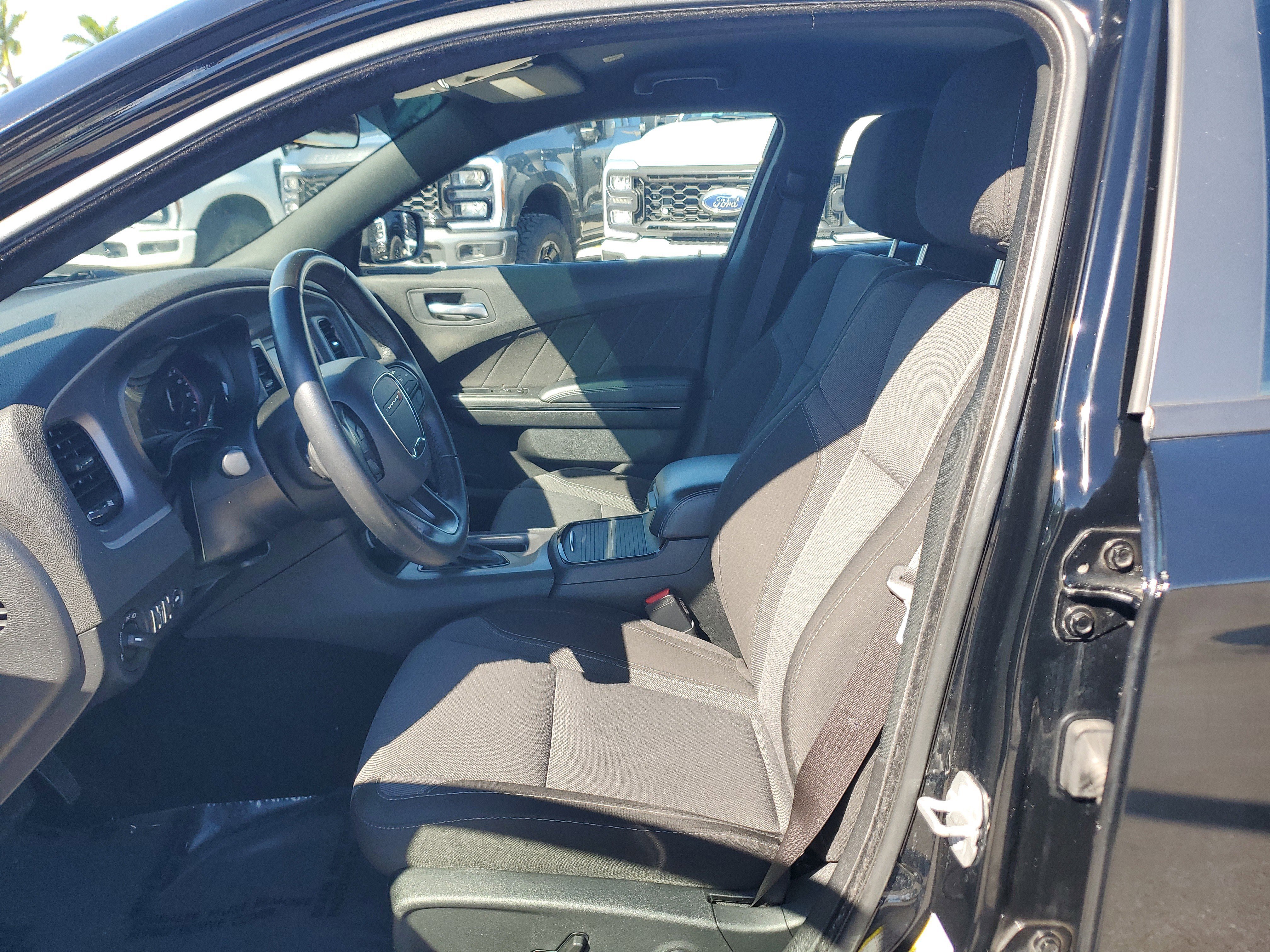 Used 2022 Dodge Charger SXT w/ Blacktop Package image 10