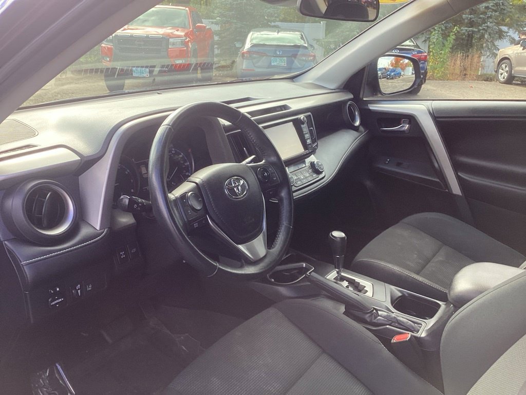 Used 2017 Toyota RAV4 XLE AWD/4WD image 12