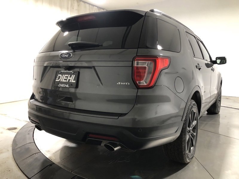 Used 2018 Ford Explorer XLT w/ Equipment Group 202A image 7