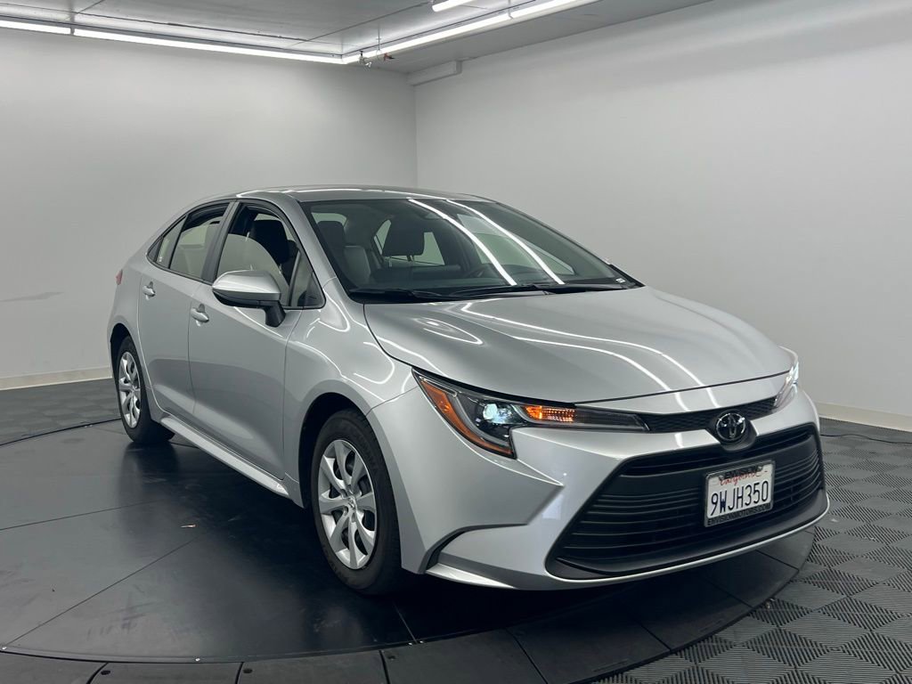 Used 2026 Toyota Corolla LE image 2
