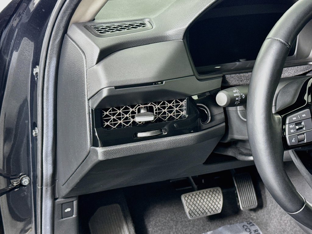 Used 2025 Honda Accord Touring image 11