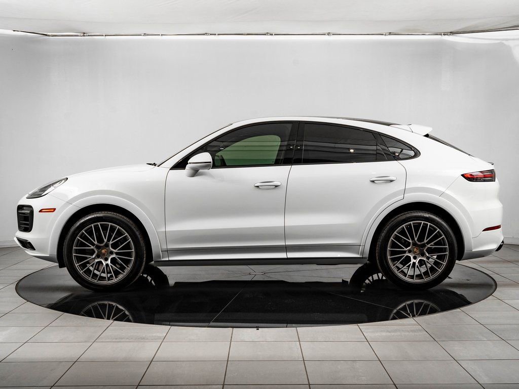 Certified 2023 Porsche Cayenne Platinum Edition image 2