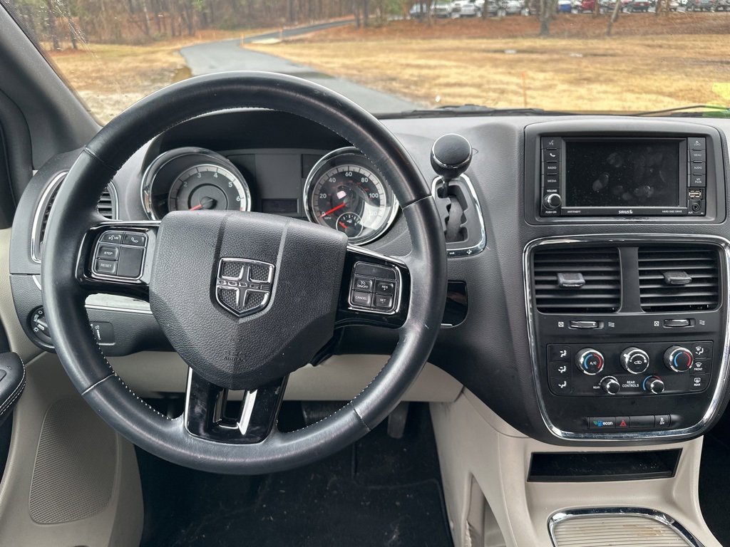 Used 2019 Dodge Grand Caravan SXT image 13