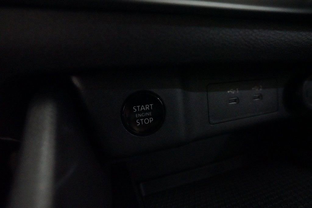 Certified 2024 Nissan Rogue SV image 32