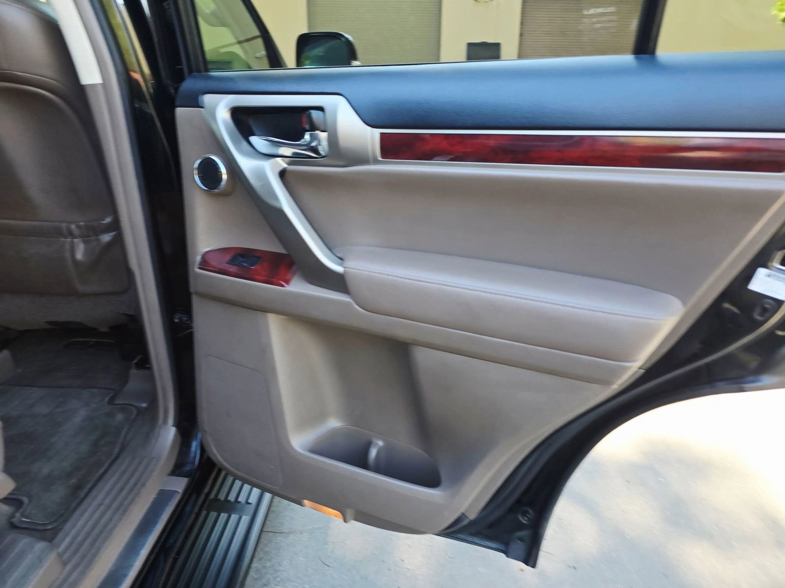 Used 2011 Lexus GX 460 Premium image 33