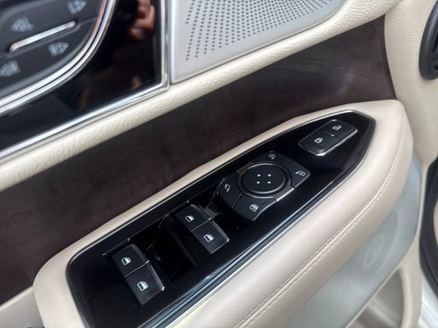 Used 2021 Lincoln Navigator Reserve w/ Luxury Package image 10