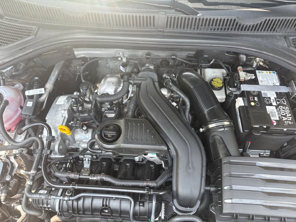Used 2025 Volkswagen Jetta Sport FWD image 17